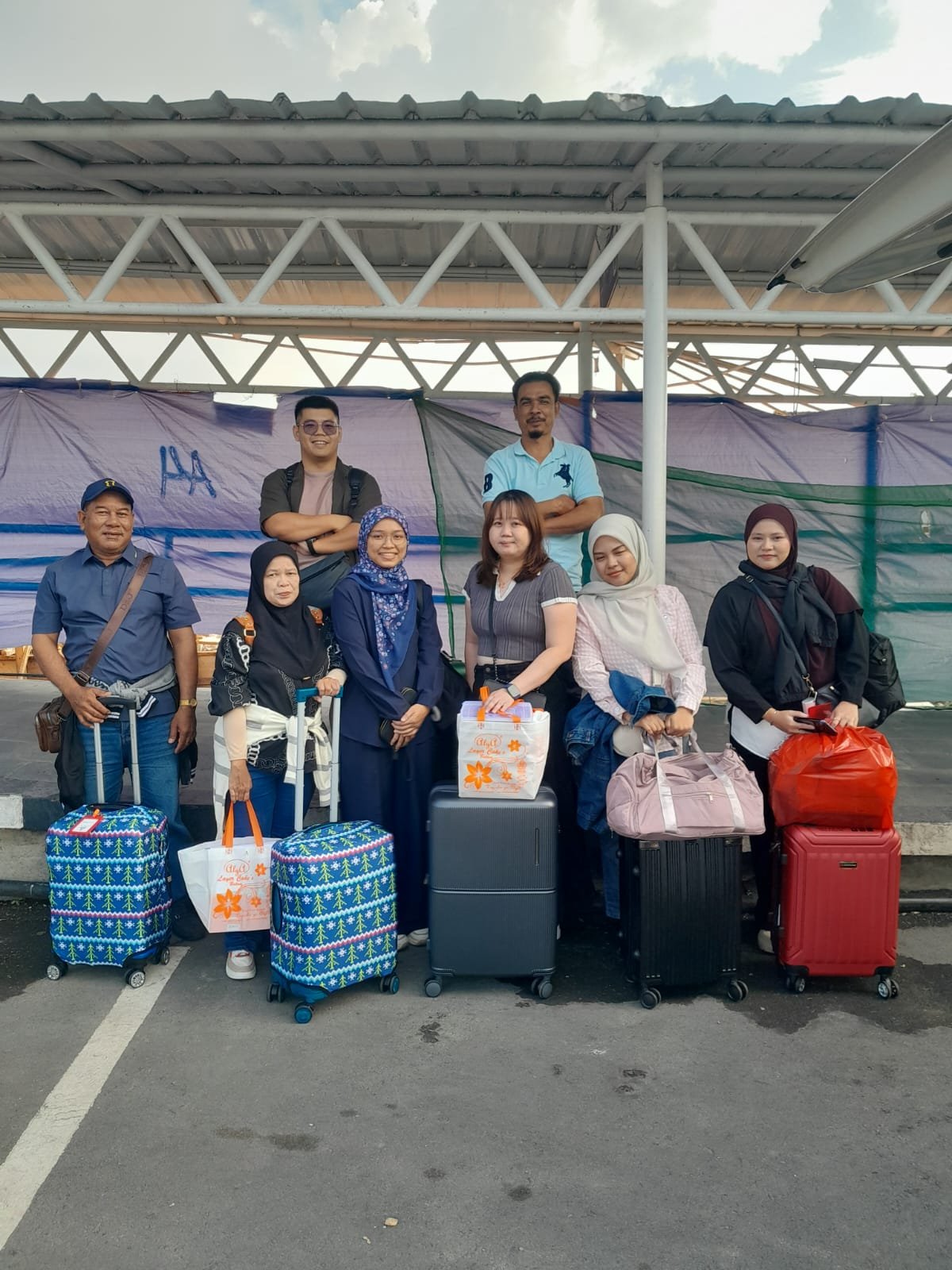 Guest Batam Travel Holiday