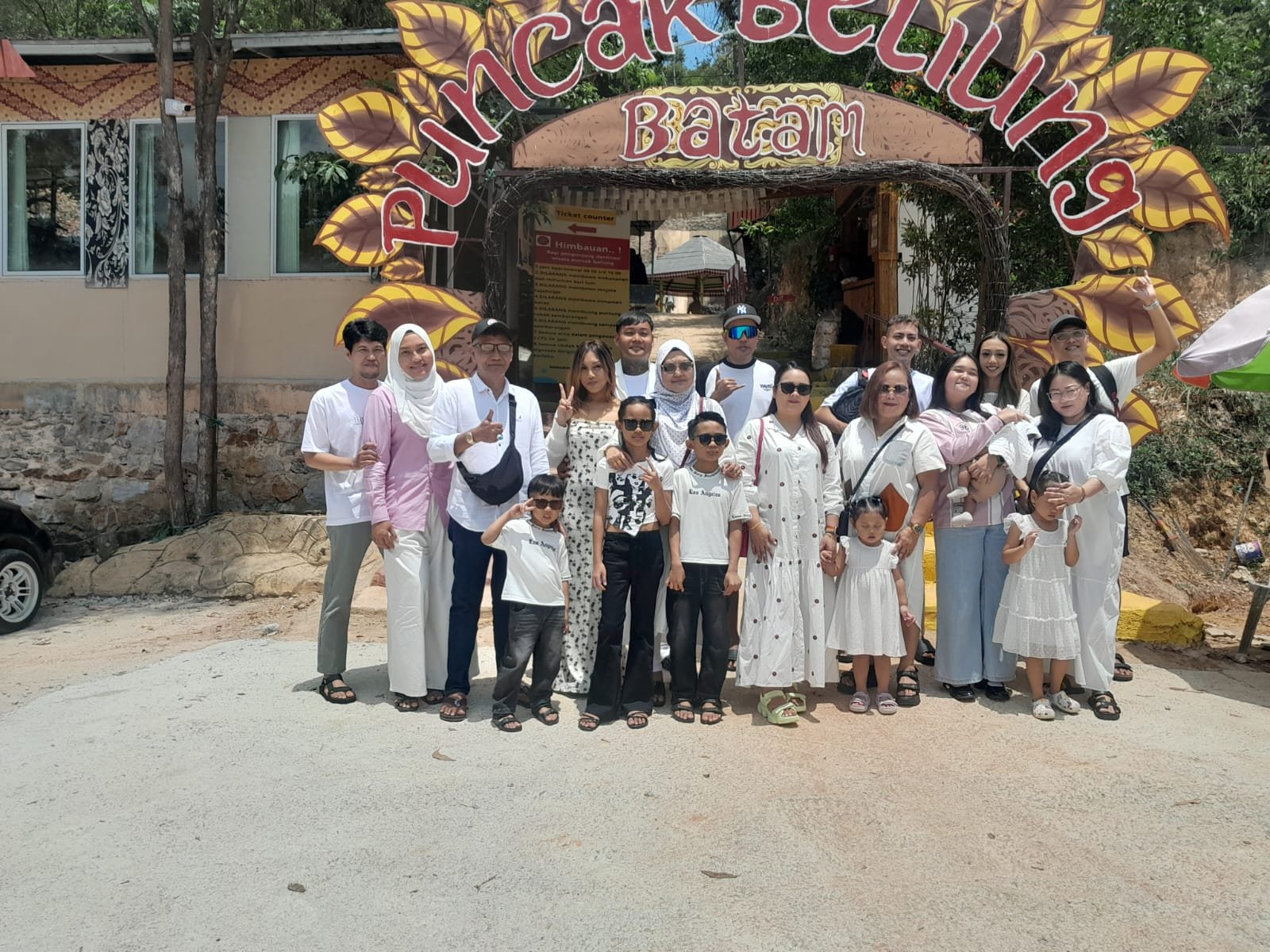 Guest Batam Travel Holiday