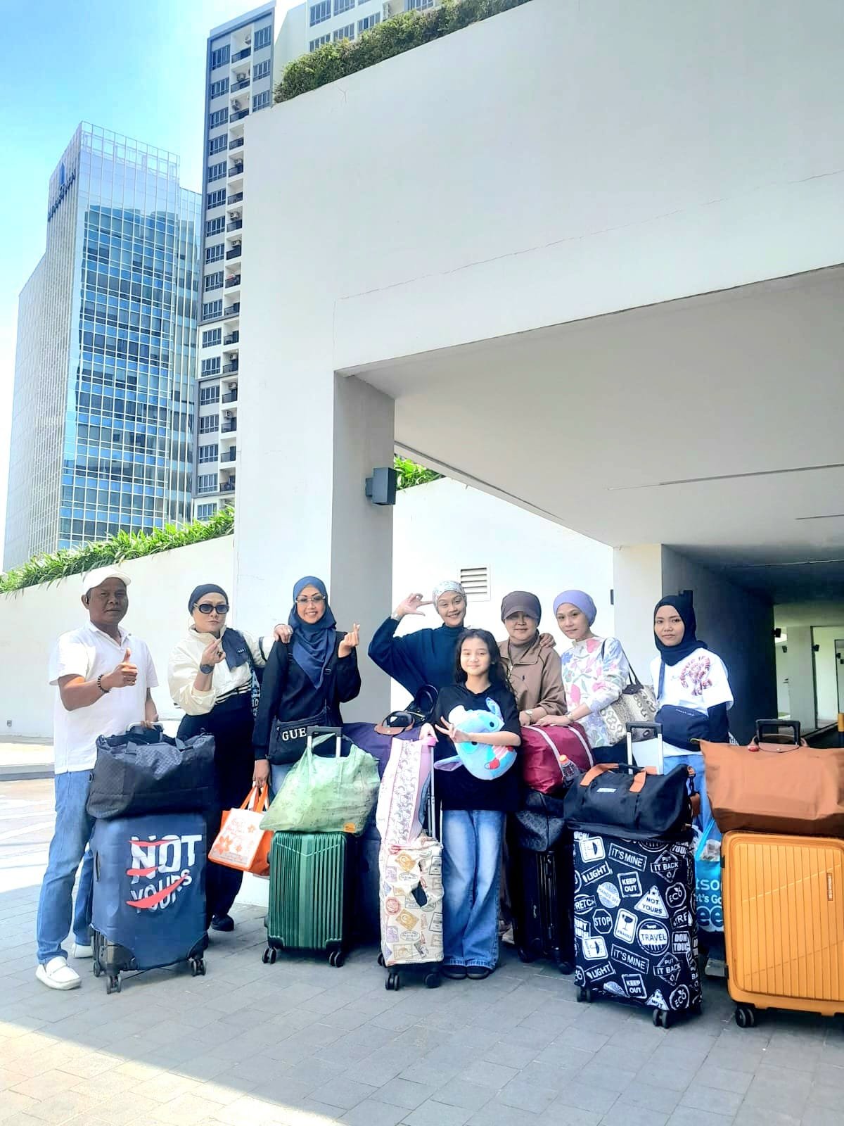 Guest Batam Travel Holiday